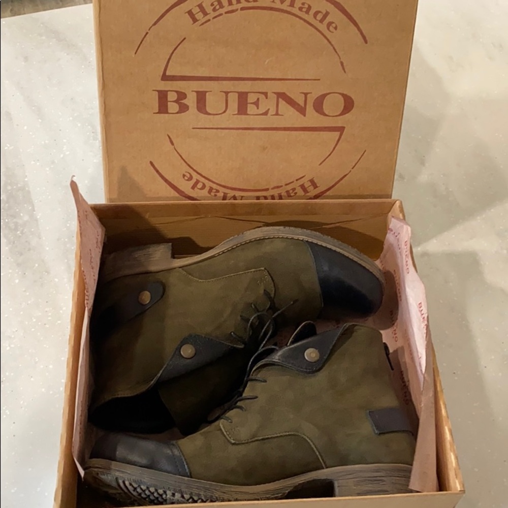 Bueno Sunderland Ankle Boots - Suede Army Green